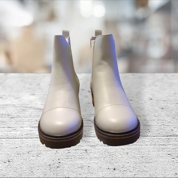 Mirette Chelsea Boots By Journee Gray Size 9 - Picture 12 of 15